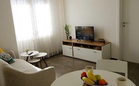 Green Garden Apartment